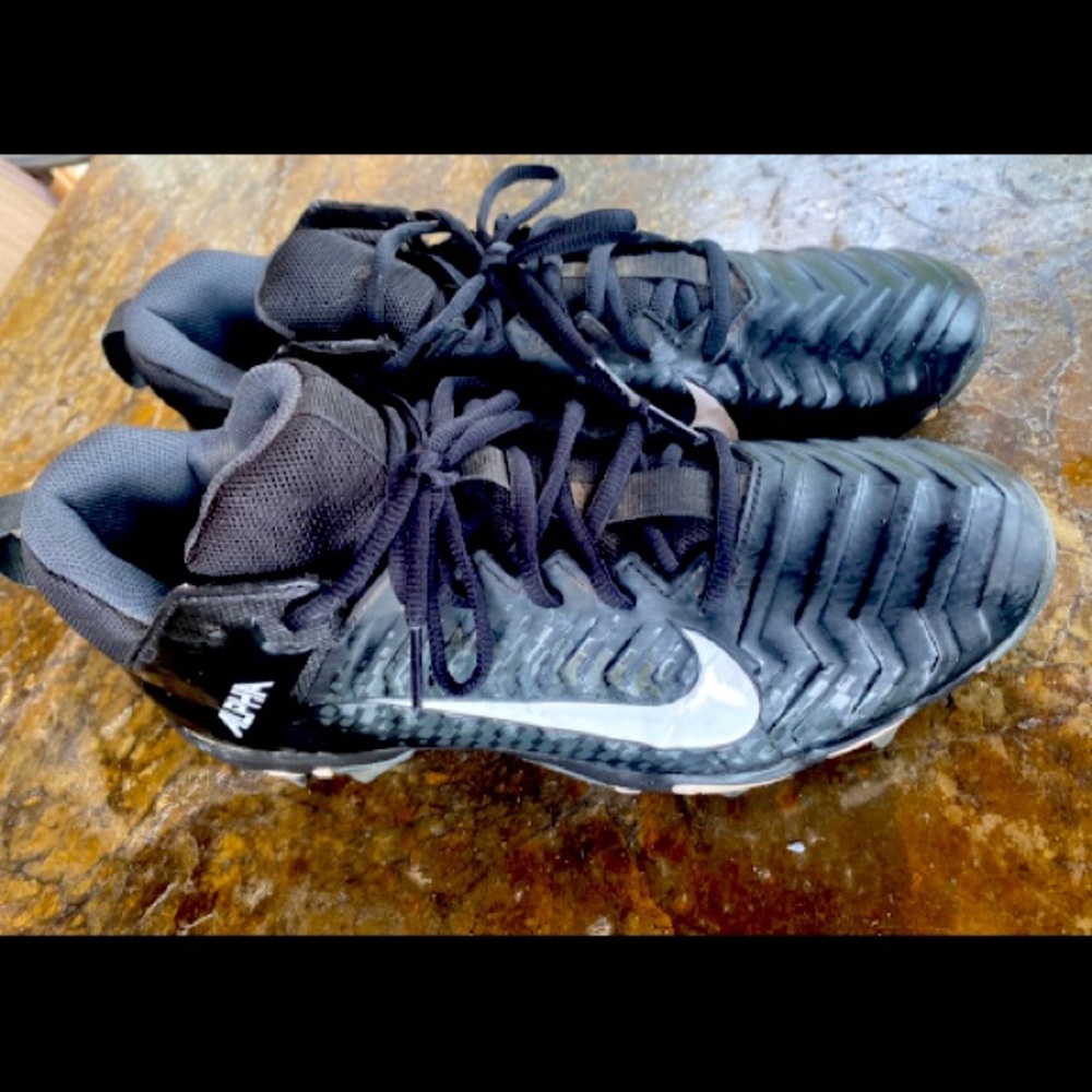 Nike Football Cleats Alpha Fast Flex Men Sz 10W Black White sneaker shoe EUC